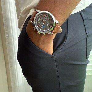 Stylish and Sophisticated Brown Watch